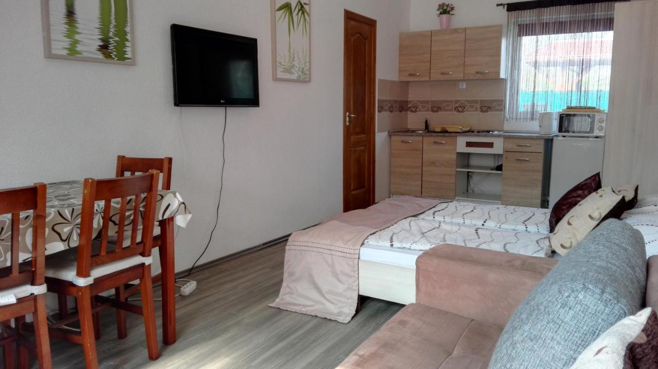 Sunshine Apartman Lägenhet Siófok Exteriör bild